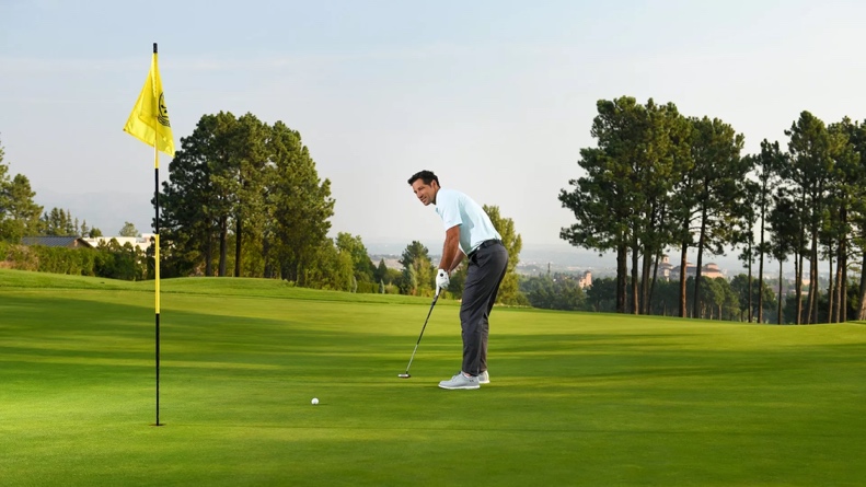 golfer putting golfer putting
